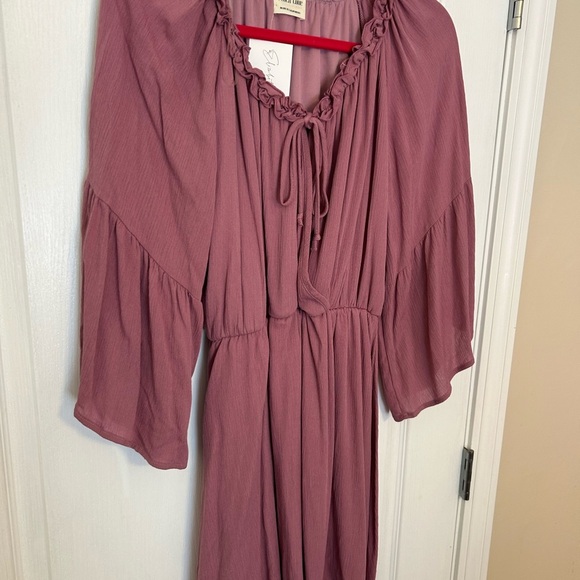 Pretty soft mauve dress with flowy sleeves, elastic waist and ruffle detail - Picture 3 of 10